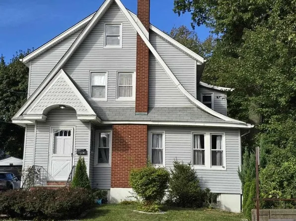 38 Shadyside Ave, Dumont, NJ 07628