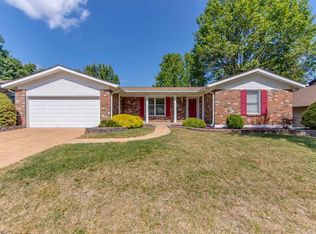 2735 Queen Bee Ln, Saint Louis, MO 63129