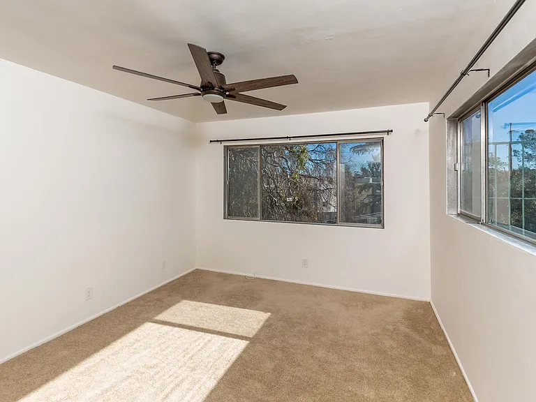2849 Waverly Dr — Photo 37