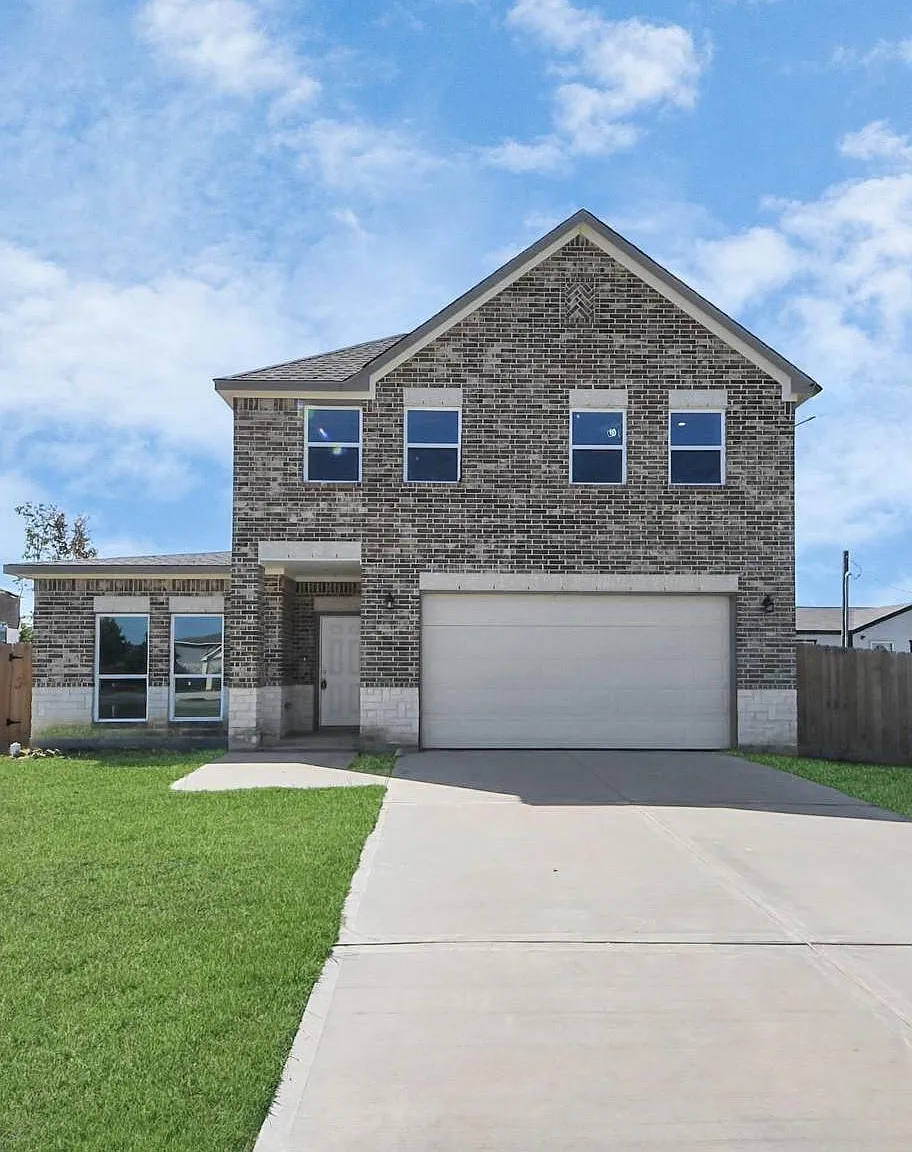 3 bed, 2.5 bath, 2278 sqft, $2,000 — Photo 2