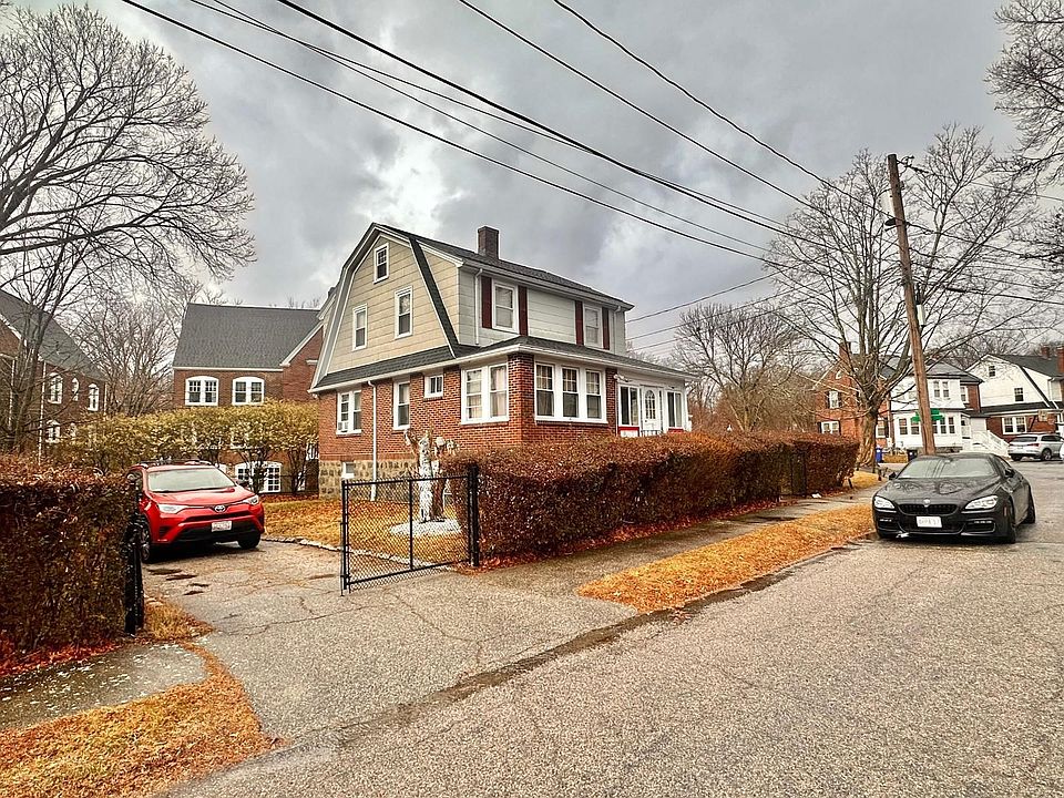 1st image of 7 Parkway Cres