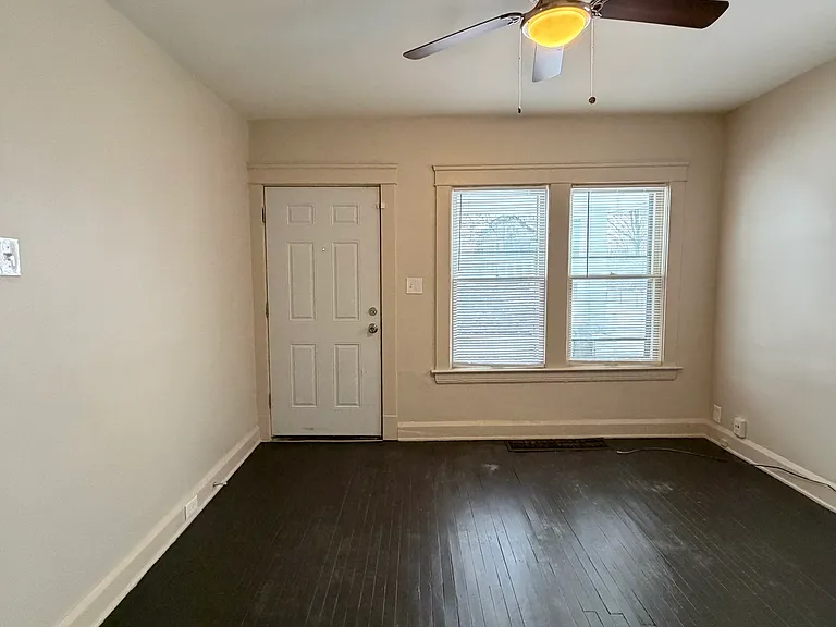 9025 Laisy Ave — Photo 12