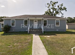 1060 Woodlawn Dr W, Mobile, AL 36606