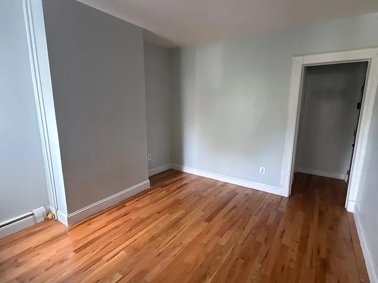 144 Bowers St #8 — Photo 4
