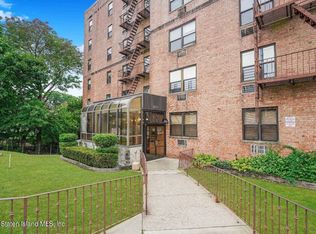 1160 Richmond Rd, Staten Island, NY 10304