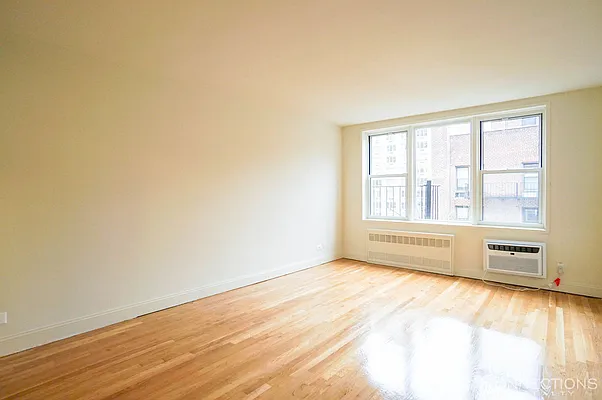 Rented by City Connections Realty | media 15