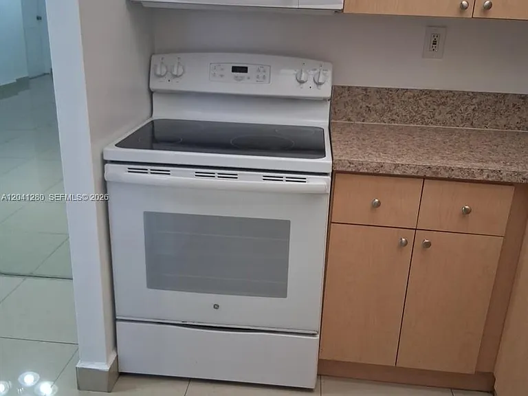 4675 W 18th Ct #606 — Photo 9