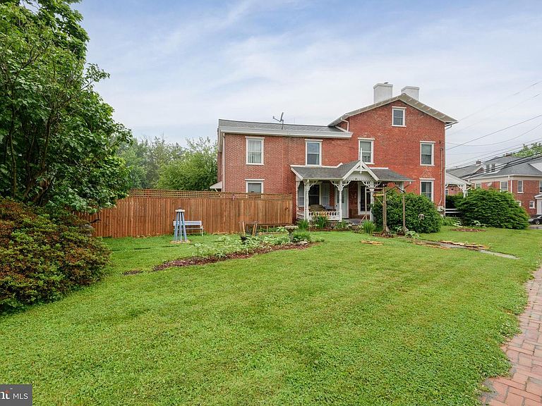 Listing photo 3