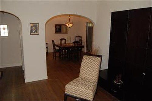 4th image of 2547 Land Park Dr