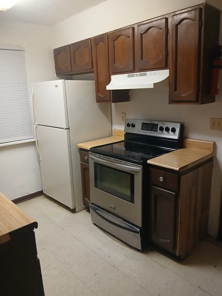 2 bed, 1200 sqft, $800 — Photo 2