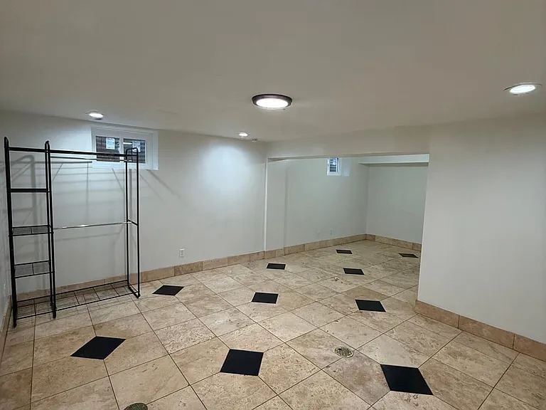 807 Londonderry Dr — Photo 24