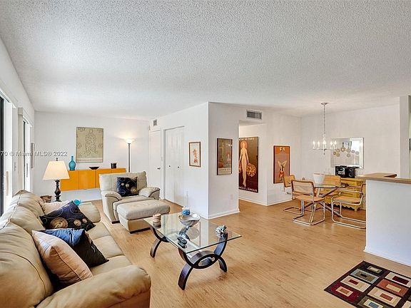 3rd image of 7200 Ashmont Cir #113