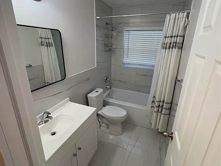 980 NW 200th Ter — Photo 8