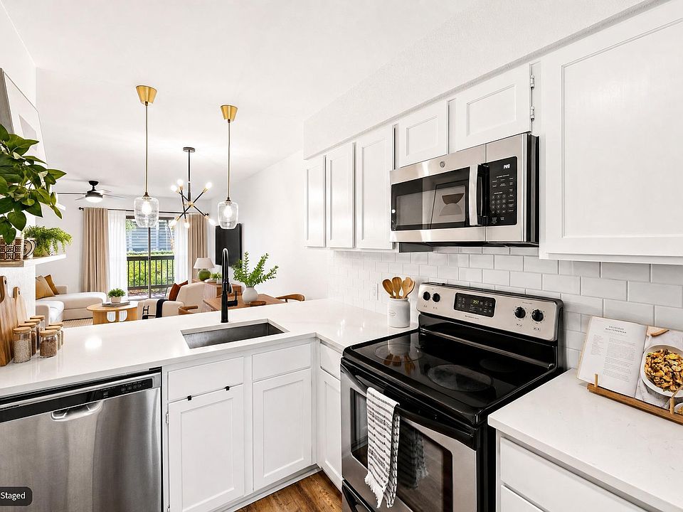 1st image of 2215 Post Rd APT 1039