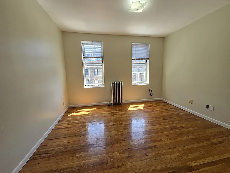 3438 42nd St #3F — Photo 7