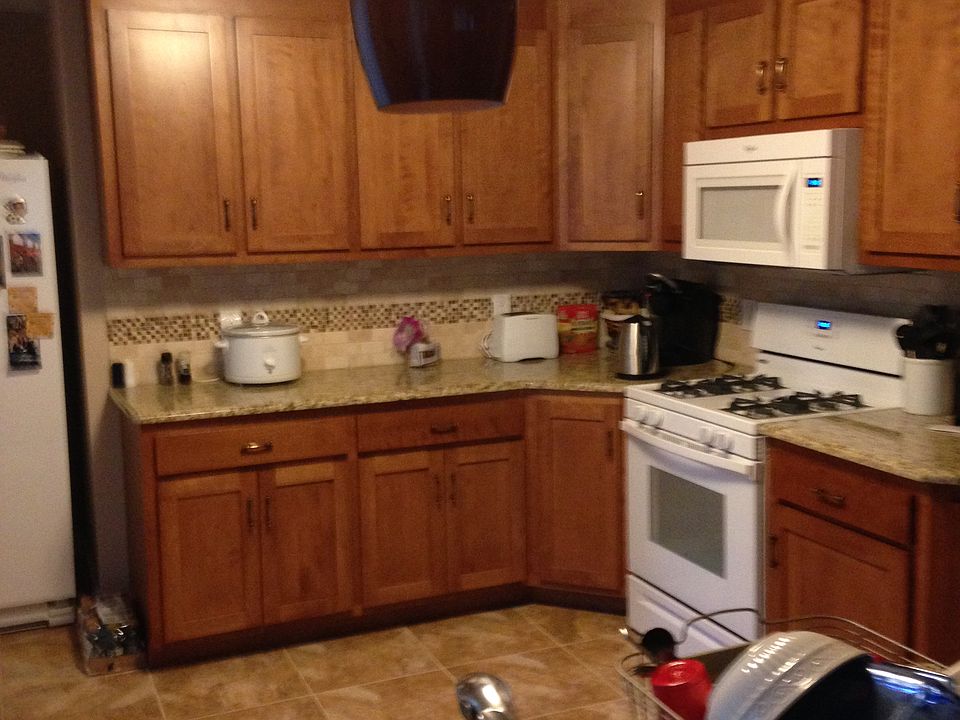 1st image of 128 Ivy Ln