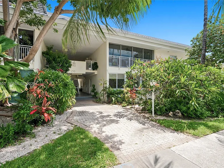 260 Sunrise Dr #E — Photo 16