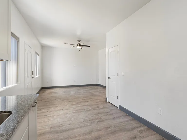 521 E Mission Ln N #LUXURY 1BD — Photo 11