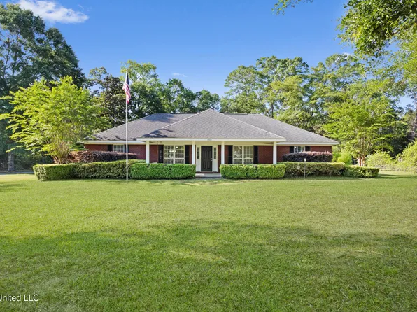 2005 Montcliff Dr, Vancleave, MS 39565