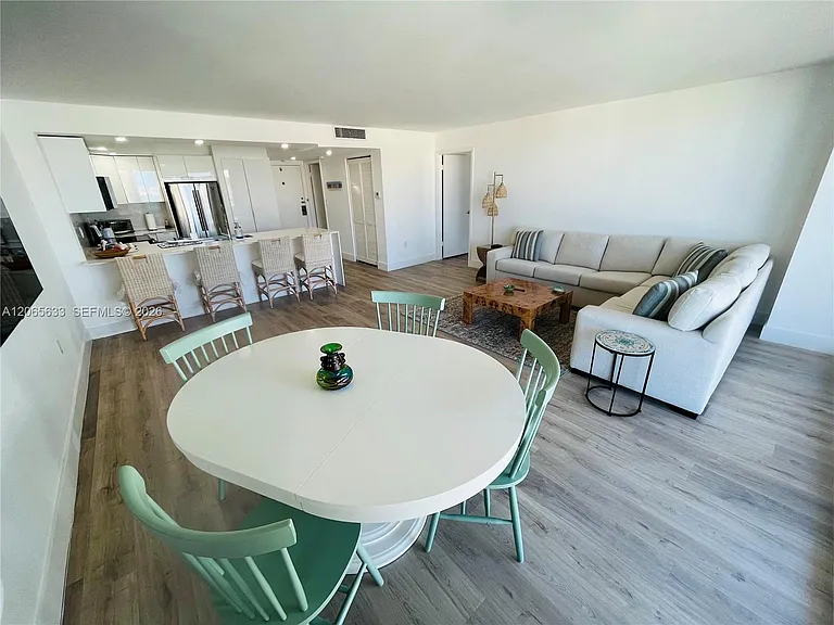 1450 Brickell Bay Dr #1414 — Photo 9