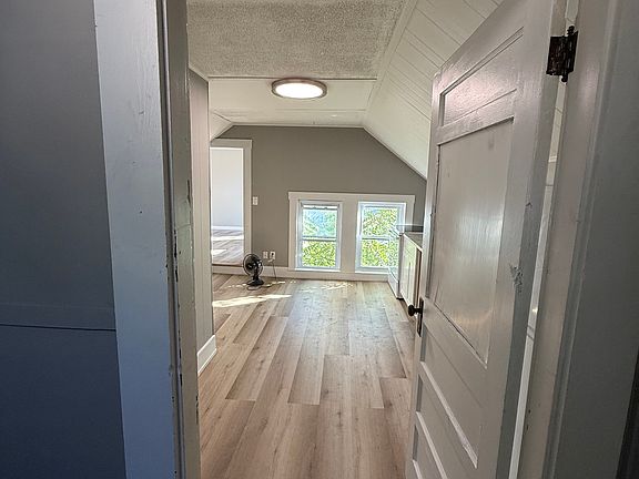 3rd image of 31 1/2 6th St #3