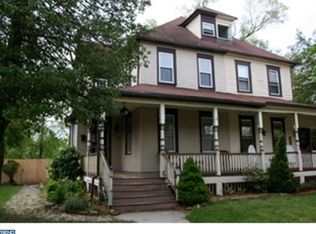 913 Lakeview Ave, Laurel Springs, NJ 08021