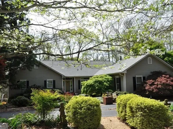 731 Hidden Lakes Trl, Jefferson, GA 30549