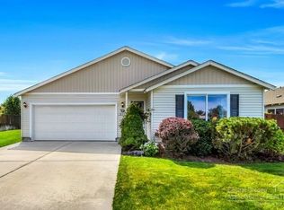 896 NW Spruce Tree Pl, Redmond, OR 97756