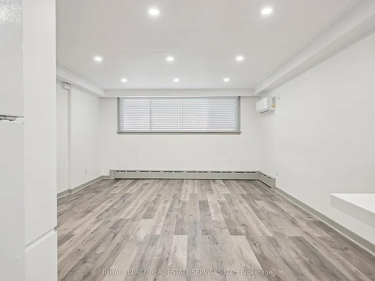 18 33rd St #6 — Photo 14
