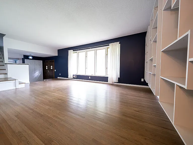 2416 Queens Dr — Photo 23