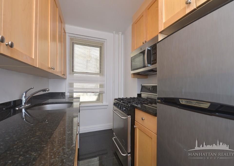 1st image of 25 E 10th St #4FF