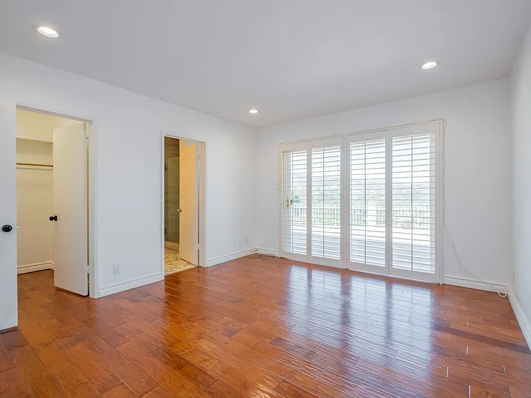 4321 Clear Valley Dr — Photo 30