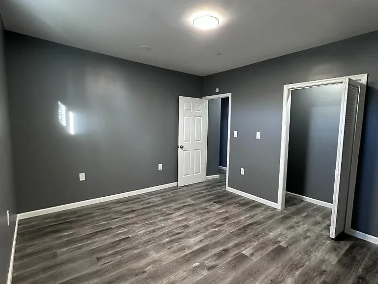 153 Vine St — Photo 11