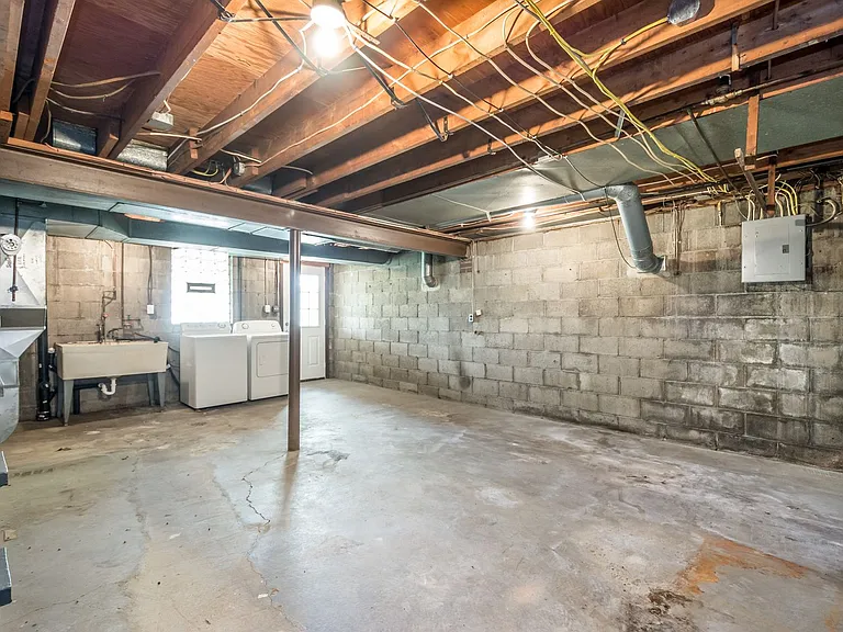 2124 Fairland St — Photo 16