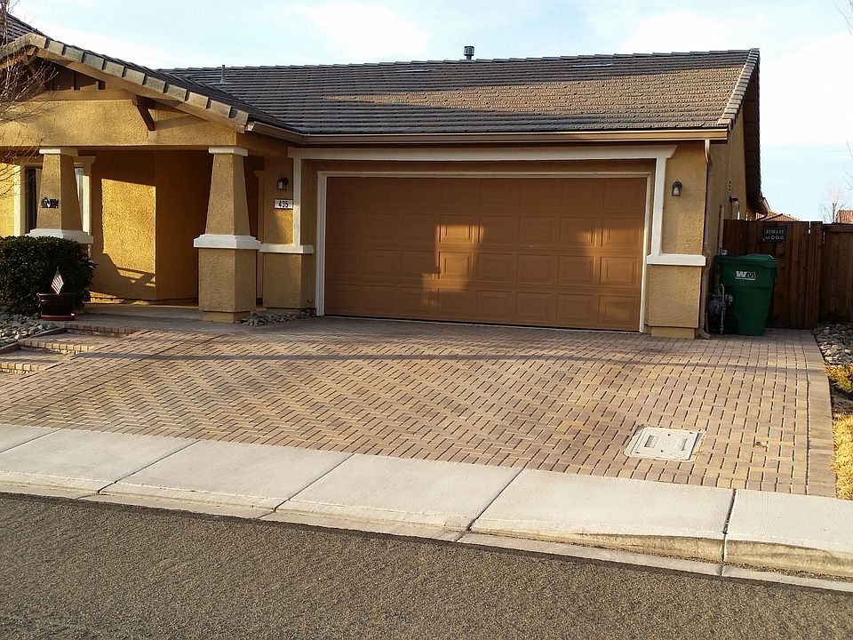 Expansive use of pavers