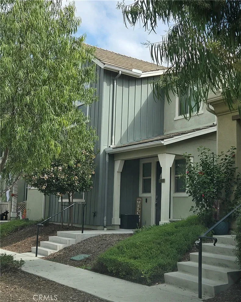 3 bed, 2.5 bath, 1549 sqft, $3,500 — Photo 2