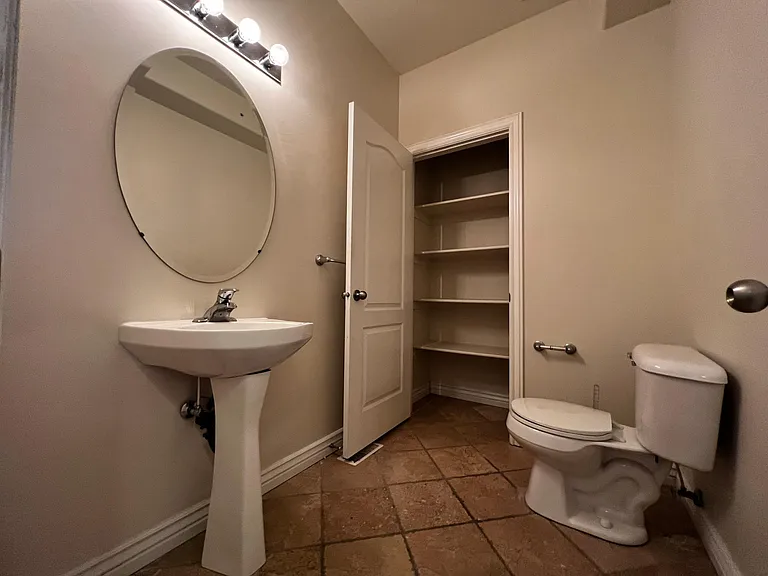 11 E 2200 S — Photo 12