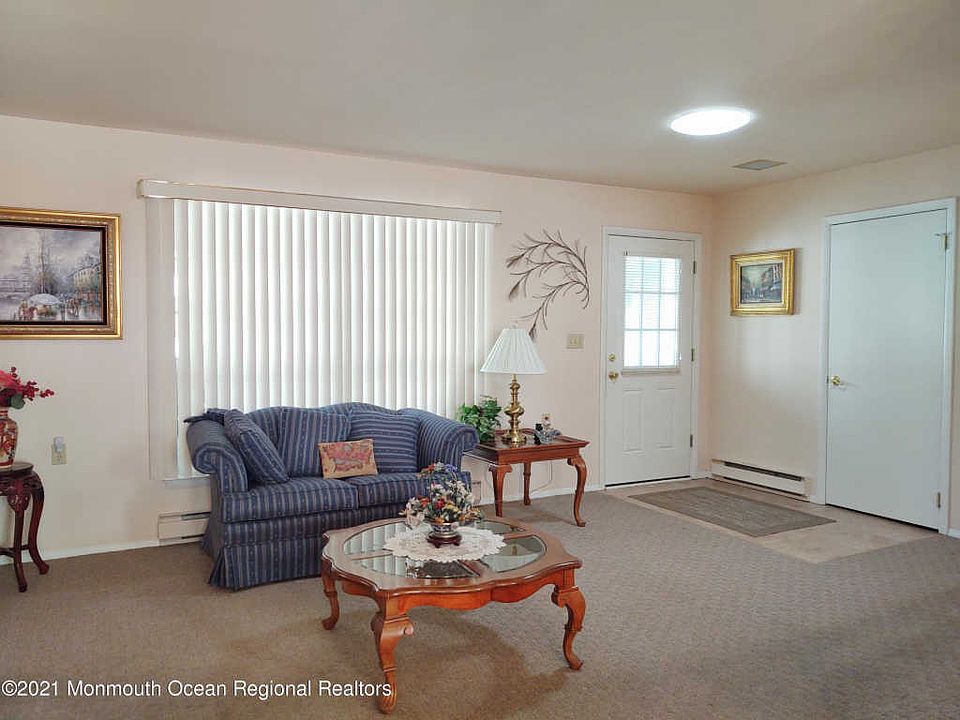1st image of 432B New Castle Ct