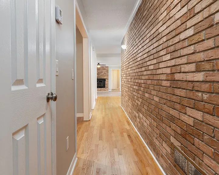 400 Derby Ln #2 — Photo 9