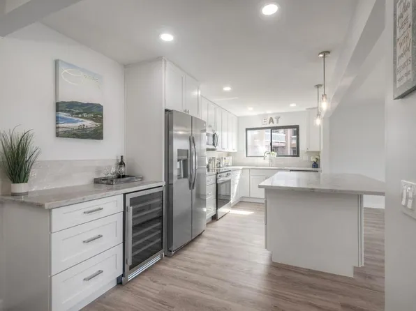 4705 Marina Dr APT 10, Carlsbad, CA 92008