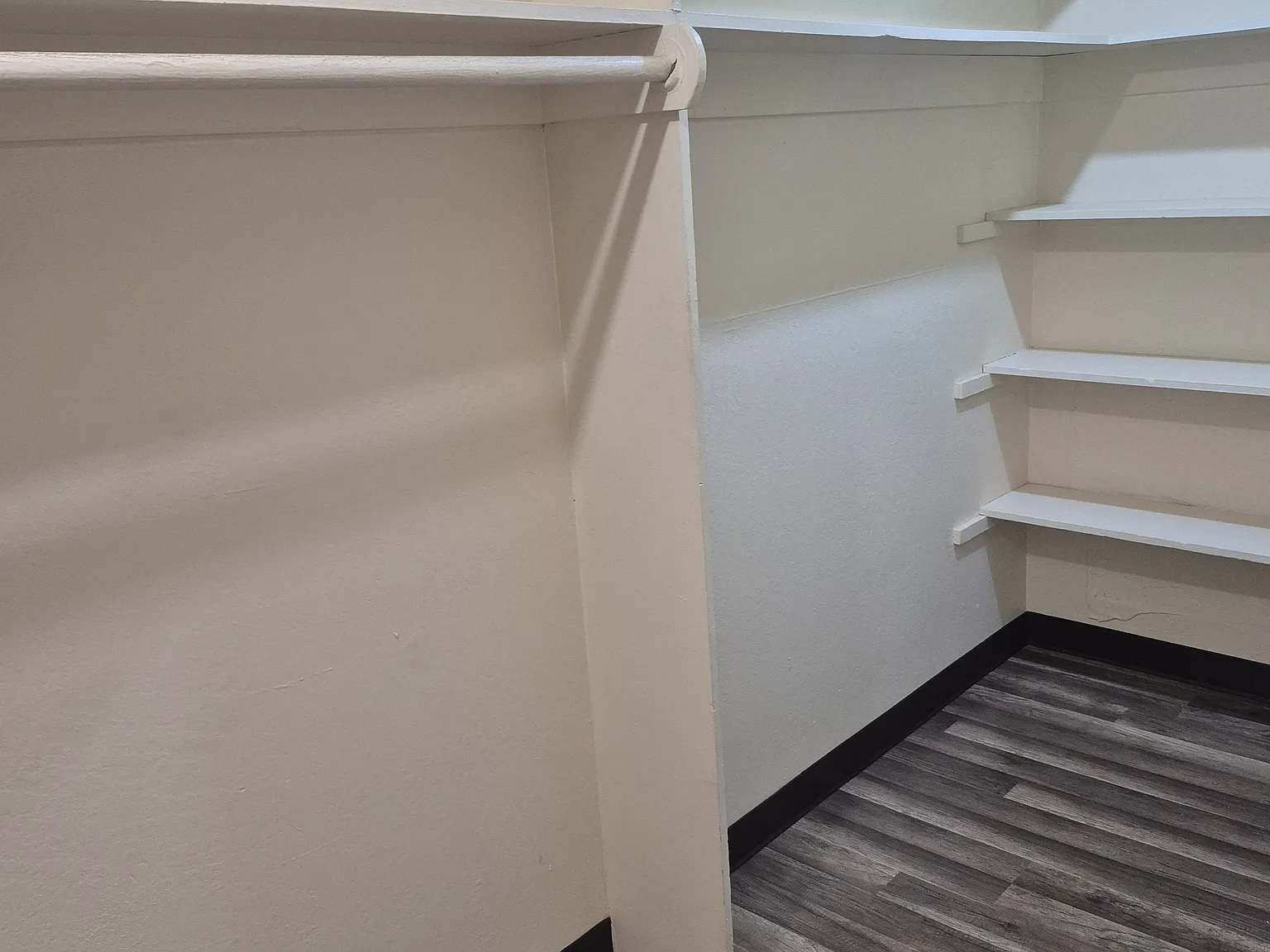 1 bed, 1000 sqft, $1,100 — Photo 4