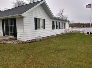 9891 E Colby Rd, Crystal, MI 48818