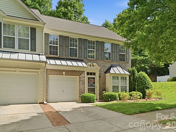 3rd image of 168 N Arcadian Way
