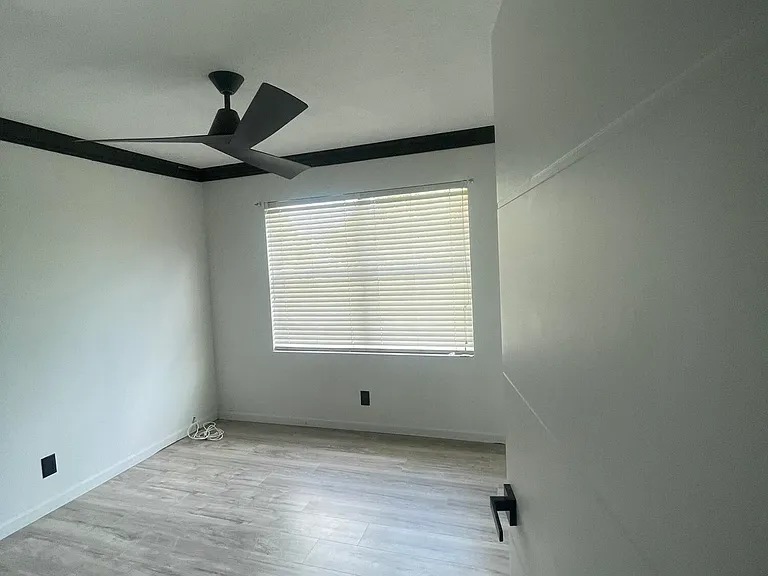 4674 Lakeside Cir — Photo 8