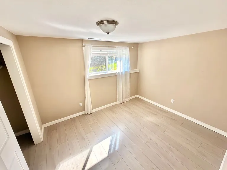 16915 NE 22nd Pl — Photo 20