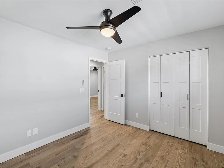 301 E Royal Palm Rd — Photo 29