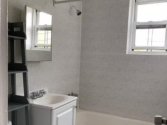 3rd image of 13905 85th Dr APT 3