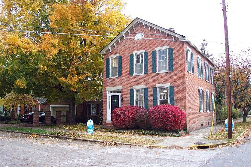 1st image of 230 Chandler Ave