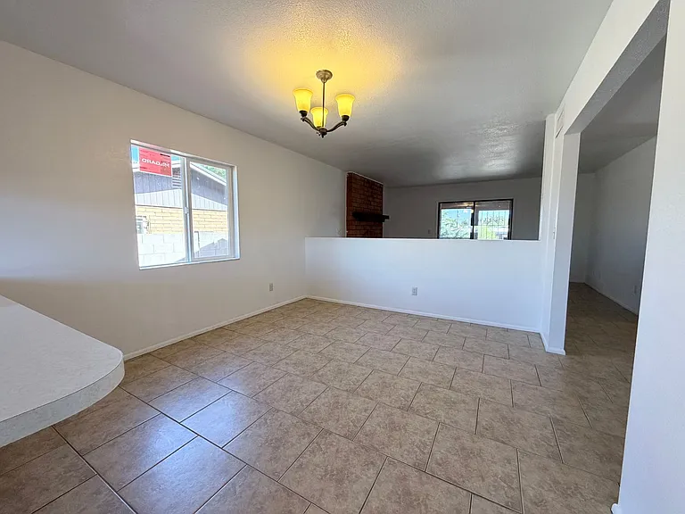 2864 E Wilcox Dr — Photo 7