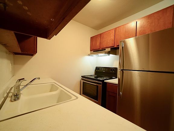 2nd image of 4445 E Lake St